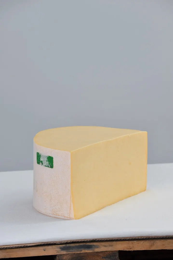 cantal jeune au lait cru 1/4 de meule — photo du produit rappelé